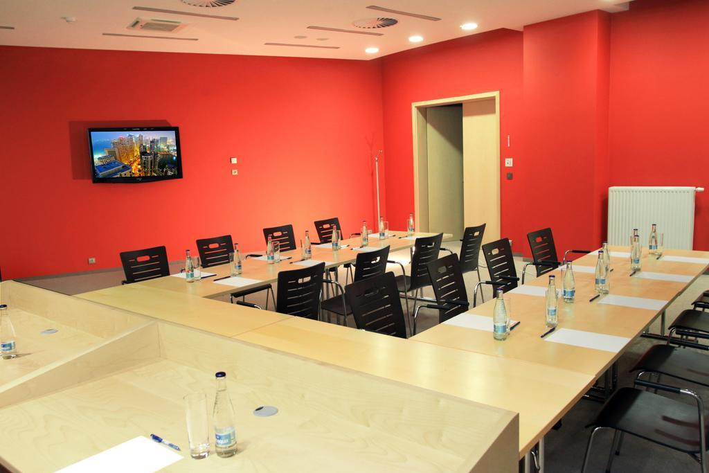 Orea Hotel Atrium Отроковице Екстериор снимка