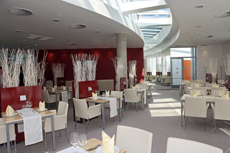 Orea Hotel Atrium Отроковице Екстериор снимка