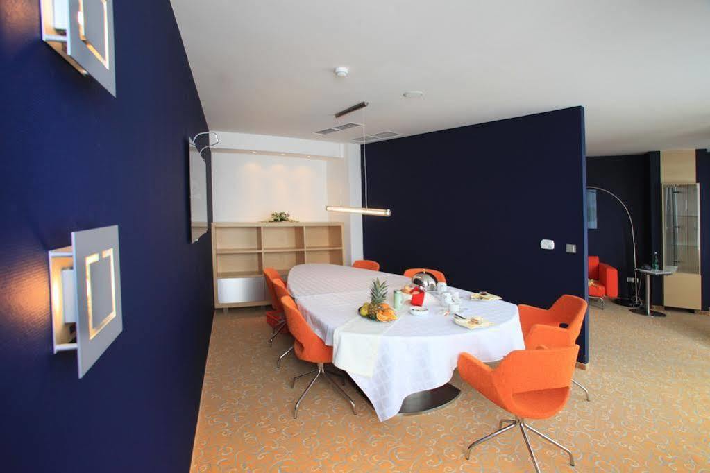 Orea Hotel Atrium Отроковице Екстериор снимка
